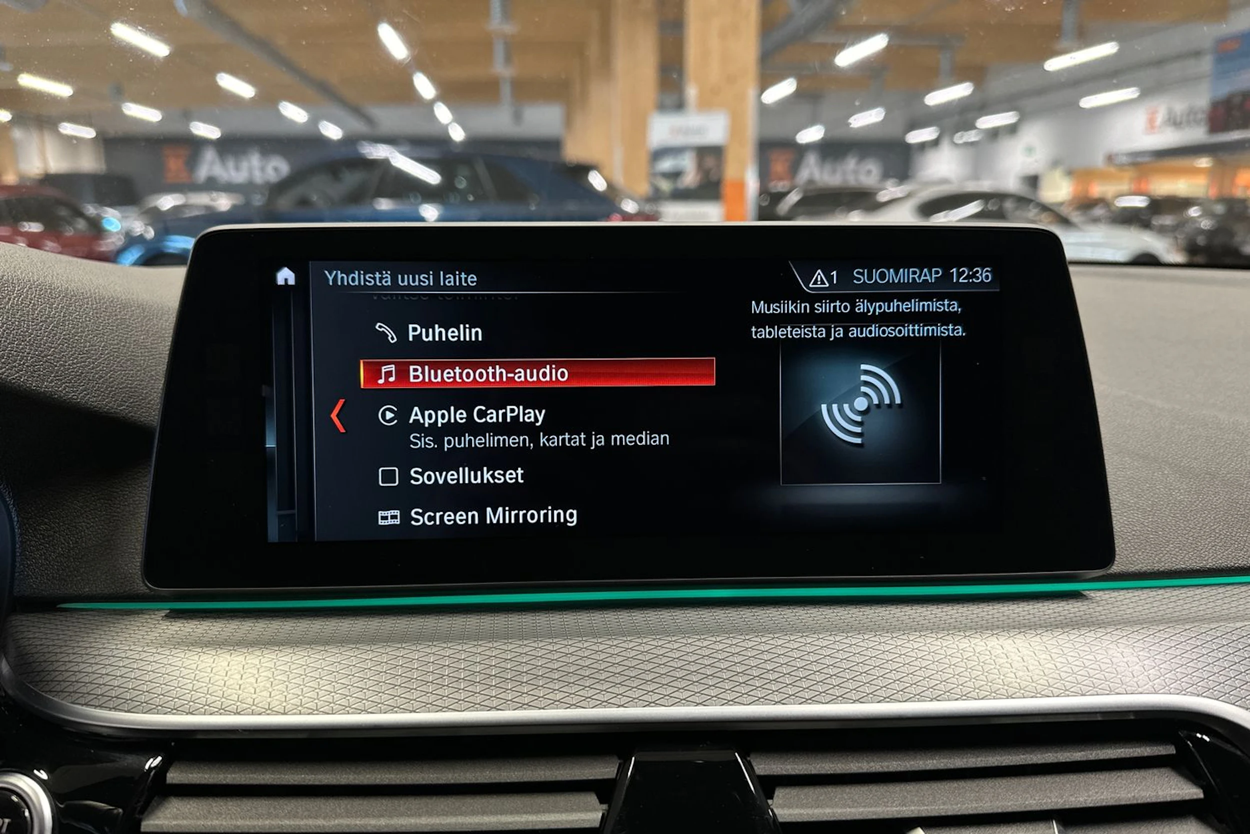 valkoinen BMW 520 2018 kuva 16.