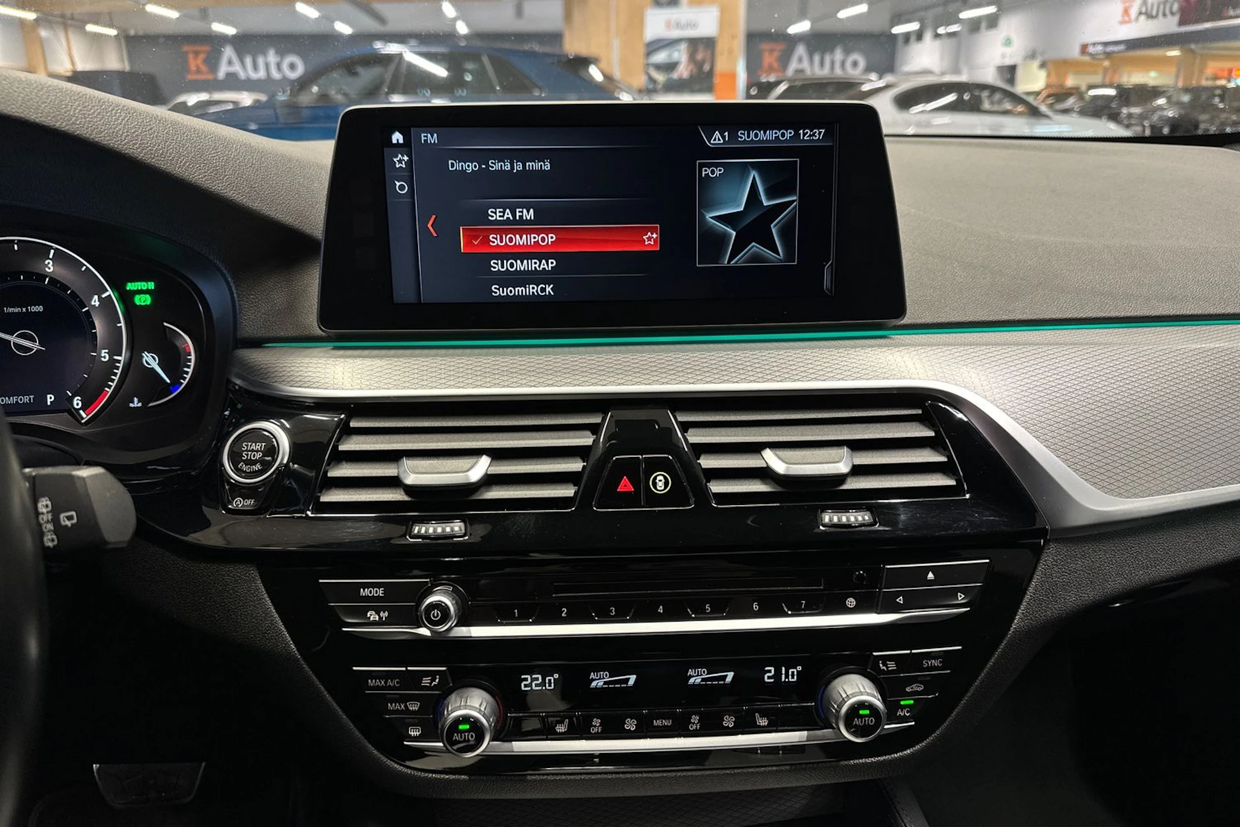 valkoinen BMW 520 2018 kuva 18.