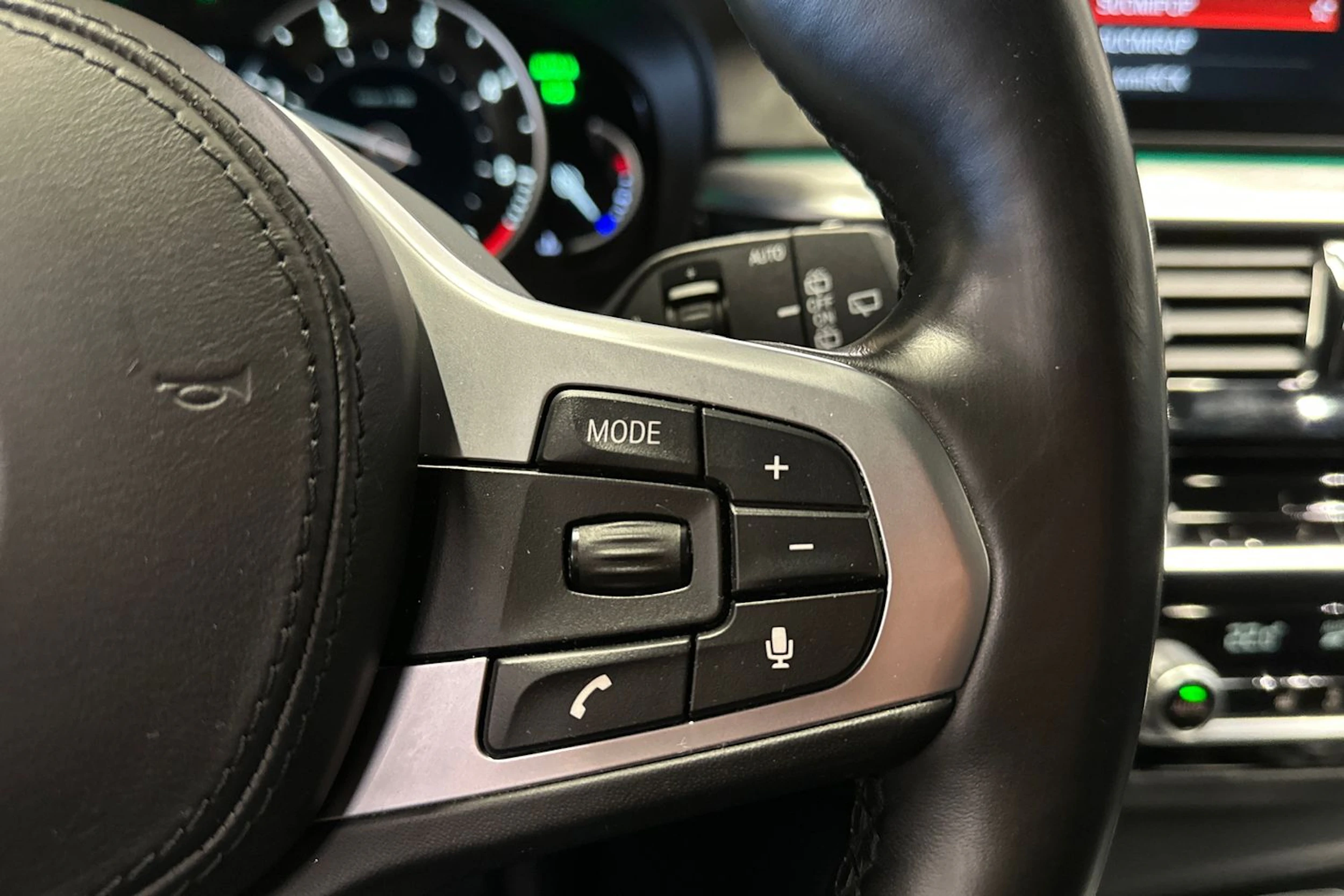 valkoinen BMW 520 2018 kuva 22.