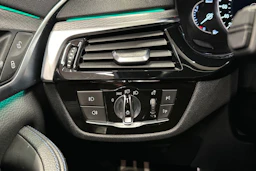 valkoinen BMW 520 2018 kuva 24.