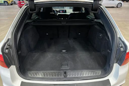 valkoinen BMW 520 2018 kuva 25.