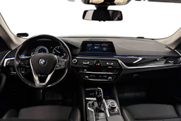 valkoinen BMW 520 2018 kuva 9.