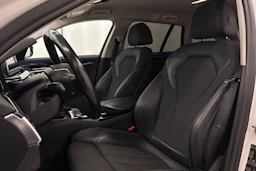 valkoinen BMW 520 2018 kuva 15.