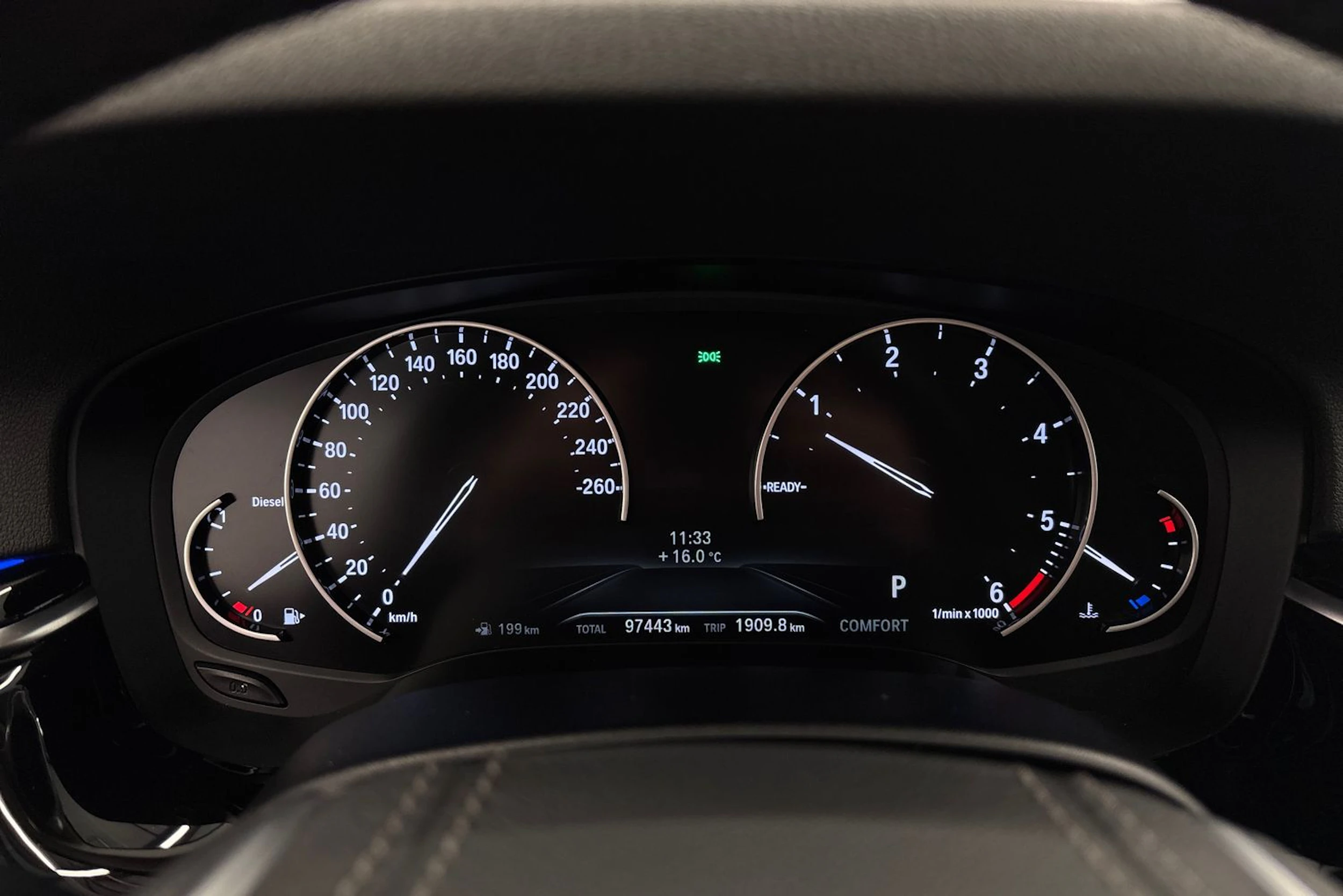 valkoinen BMW 520 2018 kuva 17.