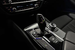 valkoinen BMW 520 2018 kuva 23.