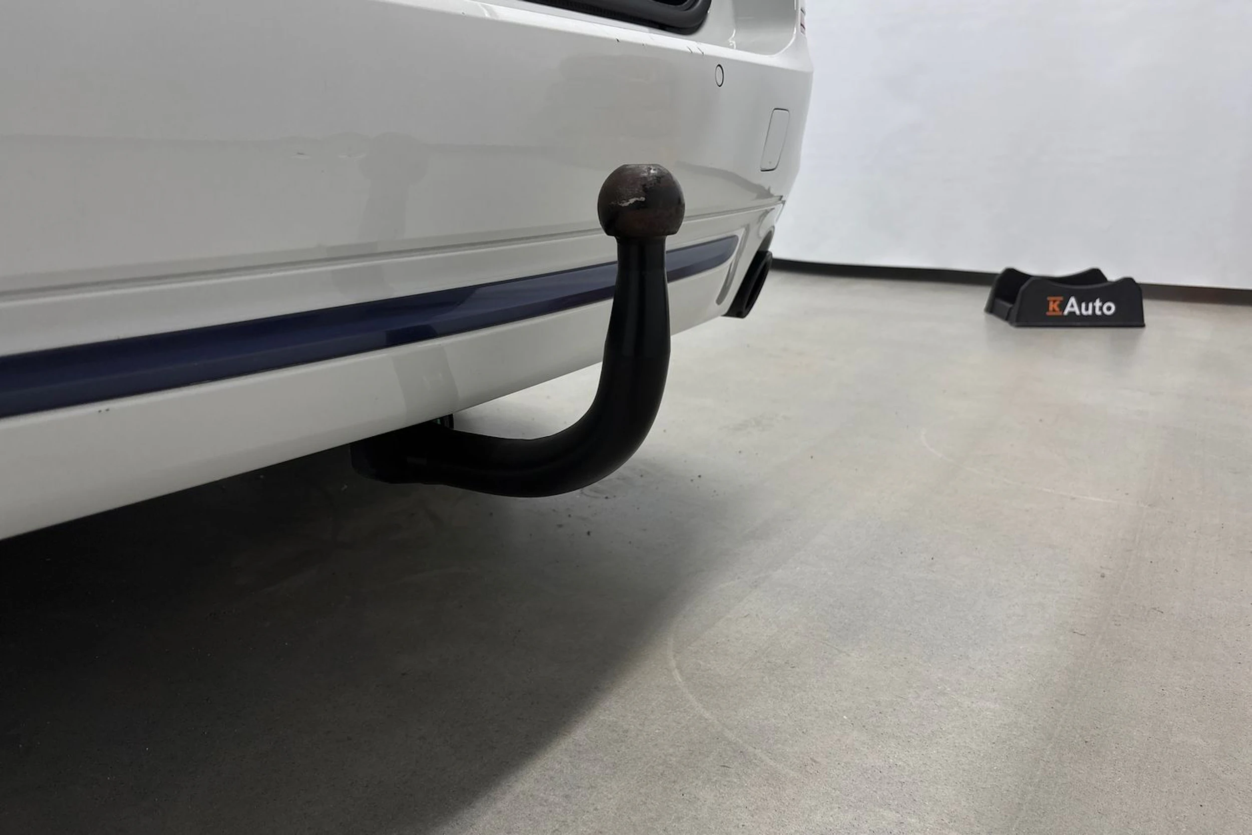 valkoinen BMW 520 2018 kuva 28.