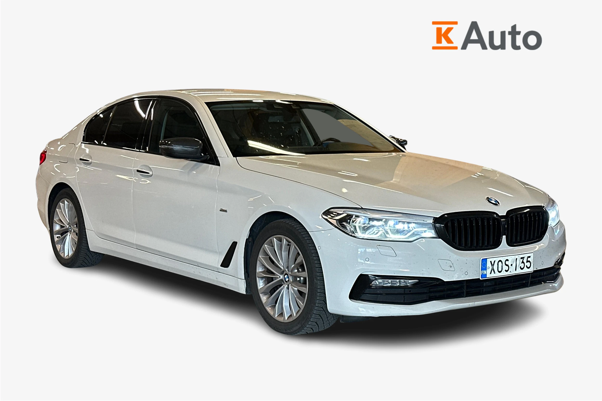 valkoinen BMW 520 2018 kuva 1.