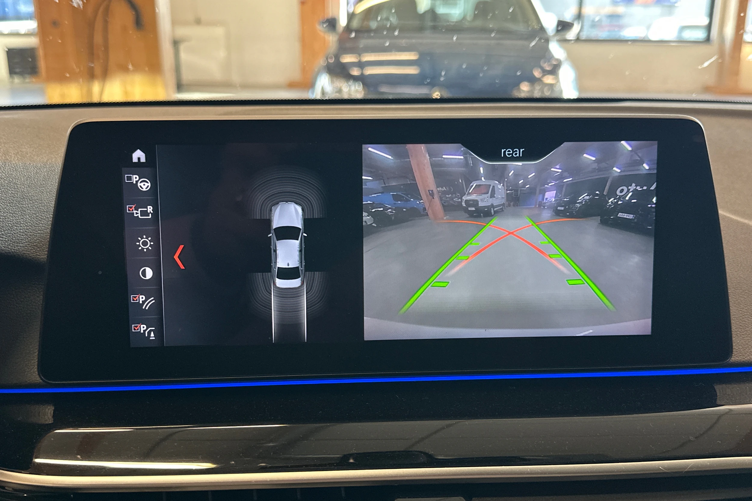 valkoinen BMW 520 2018 kuva 6.
