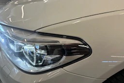 valkoinen BMW 520 2018 kuva 7.