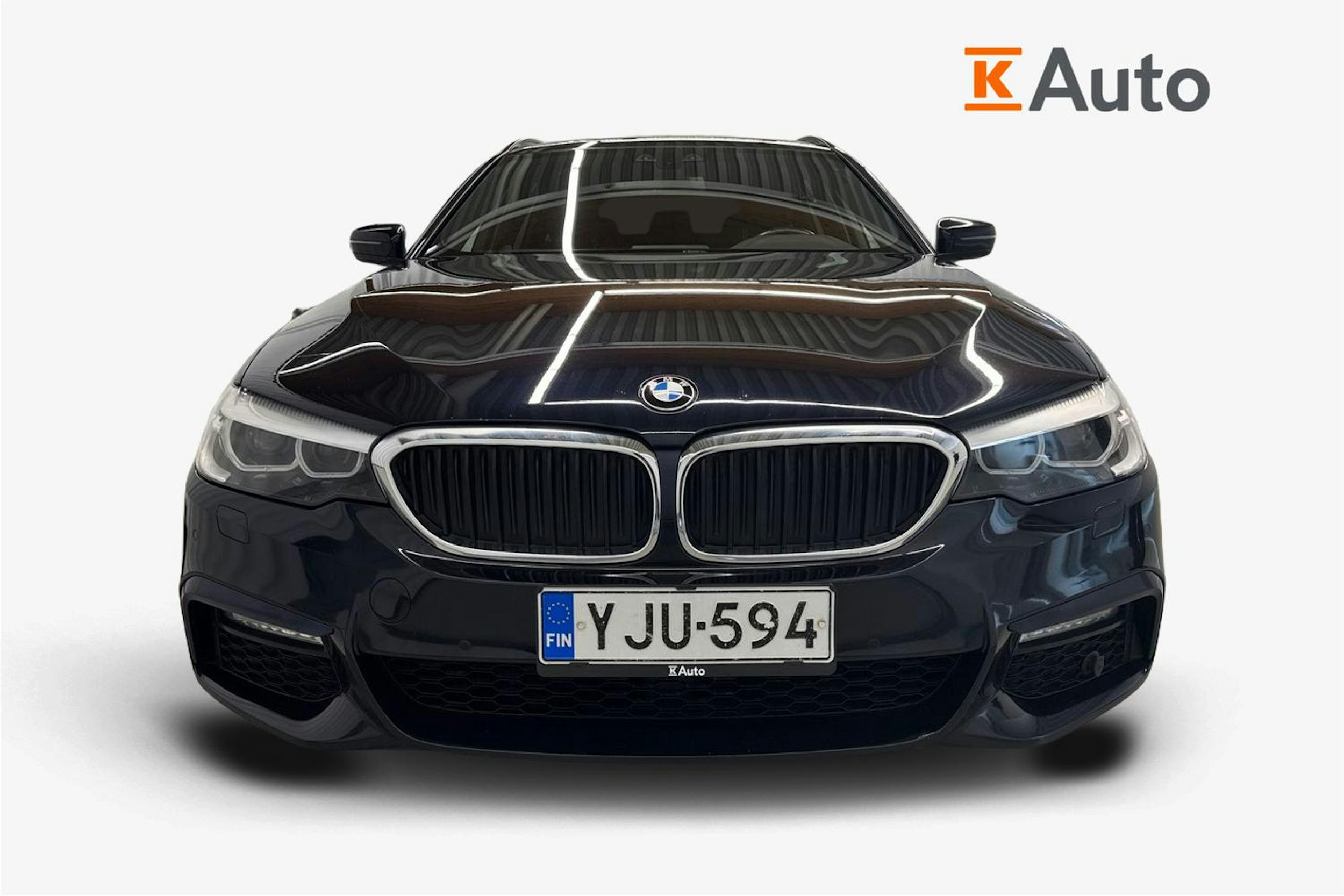 musta BMW 520 2018 kuva 5.