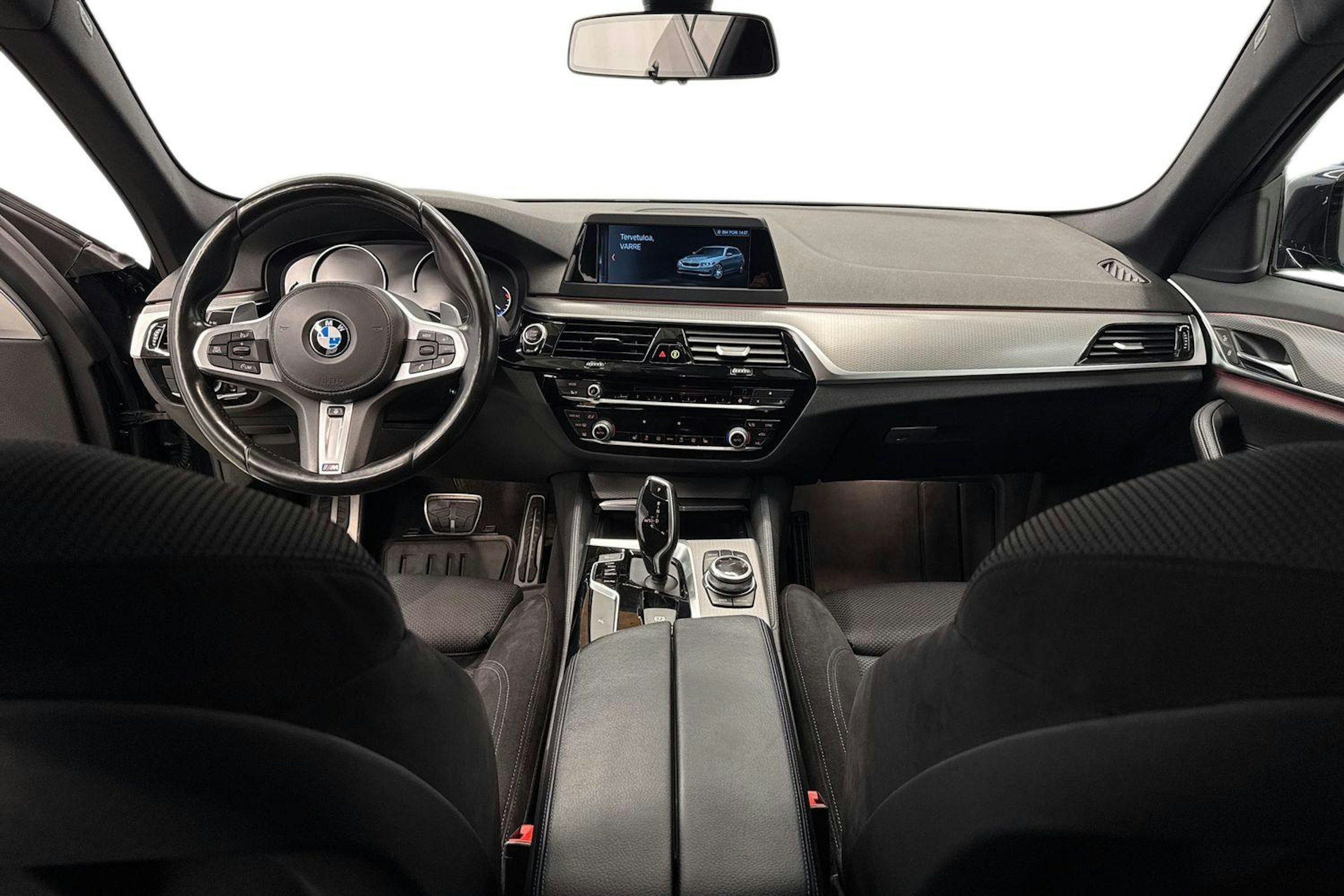 musta BMW 520 2018 kuva 9.