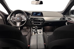 musta BMW 520 2018 kuva 9.