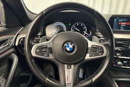 musta BMW 520 2018 kuva 14.