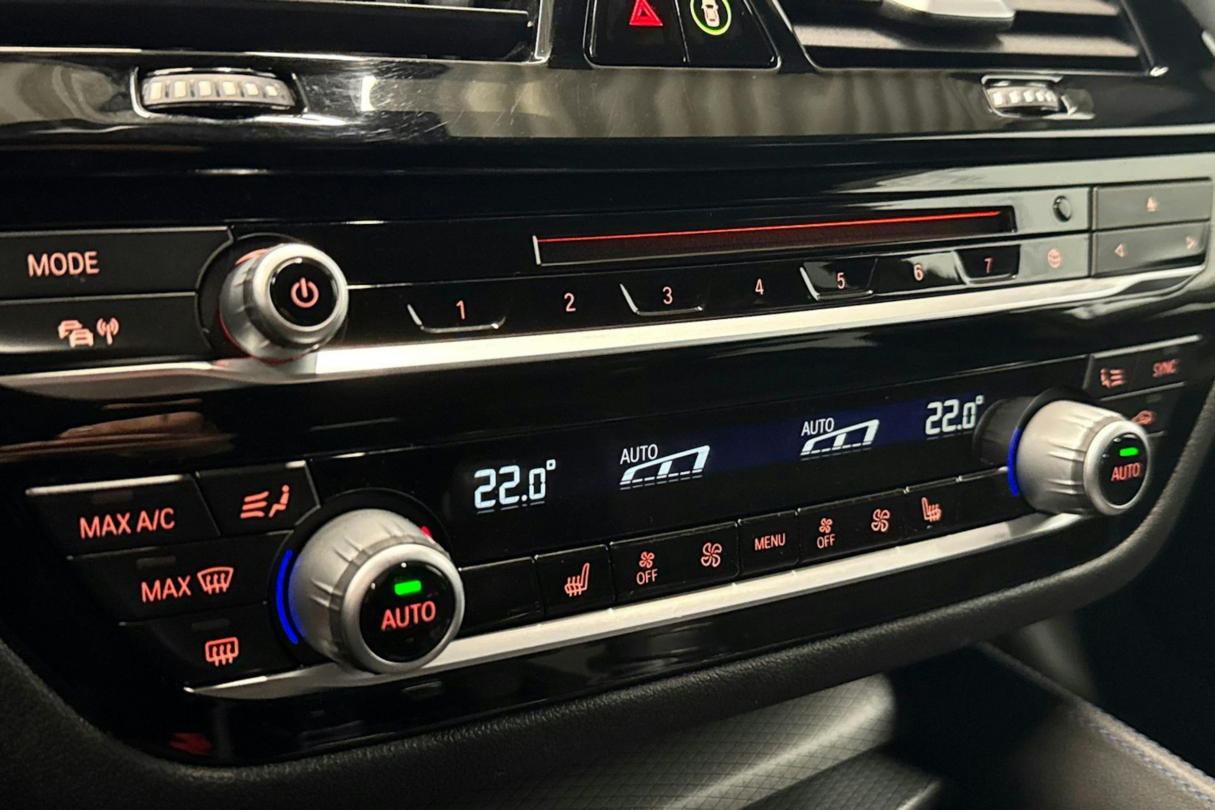 musta BMW 520 2018 kuva 18.