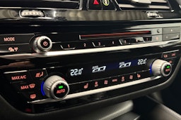 musta BMW 520 2018 kuva 18.