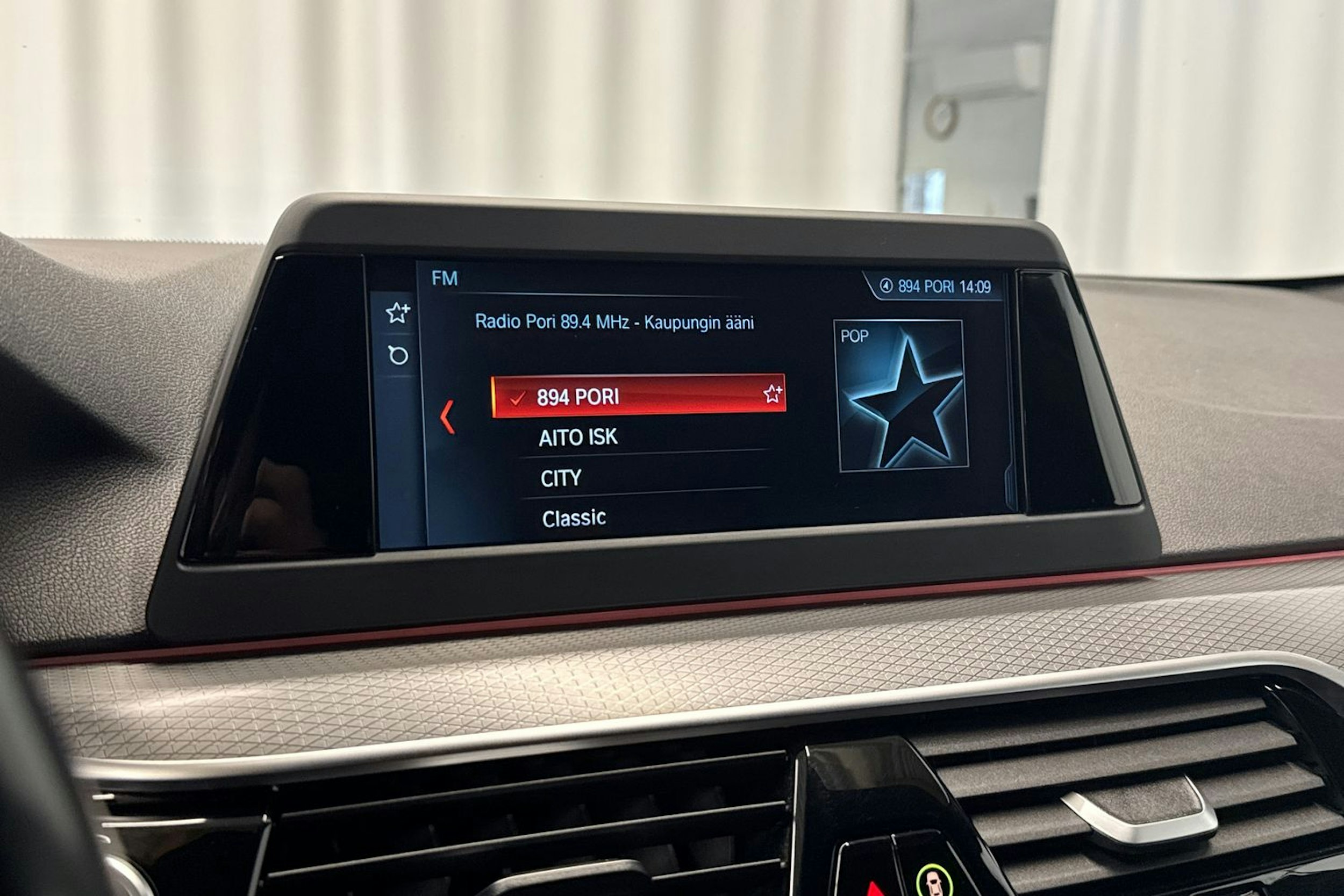 musta BMW 520 2018 kuva 19.