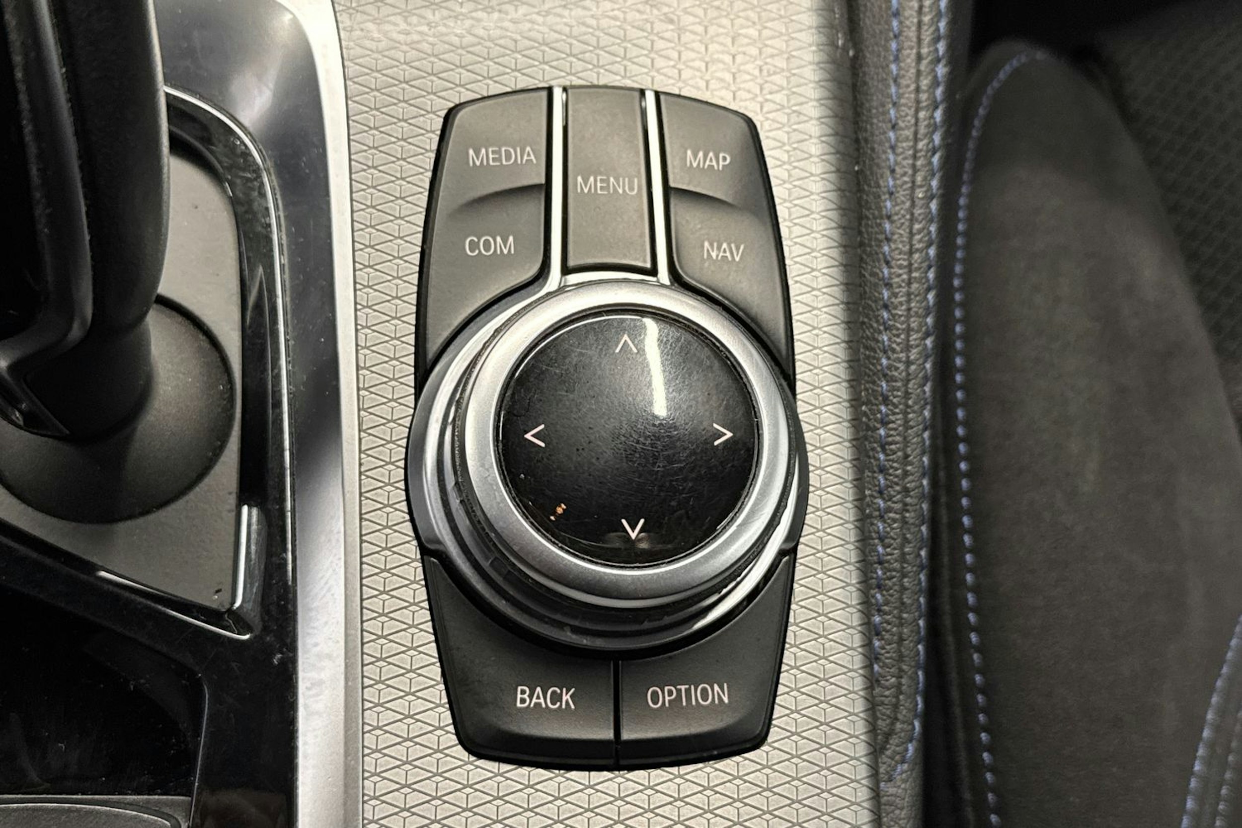 musta BMW 520 2018 kuva 24.