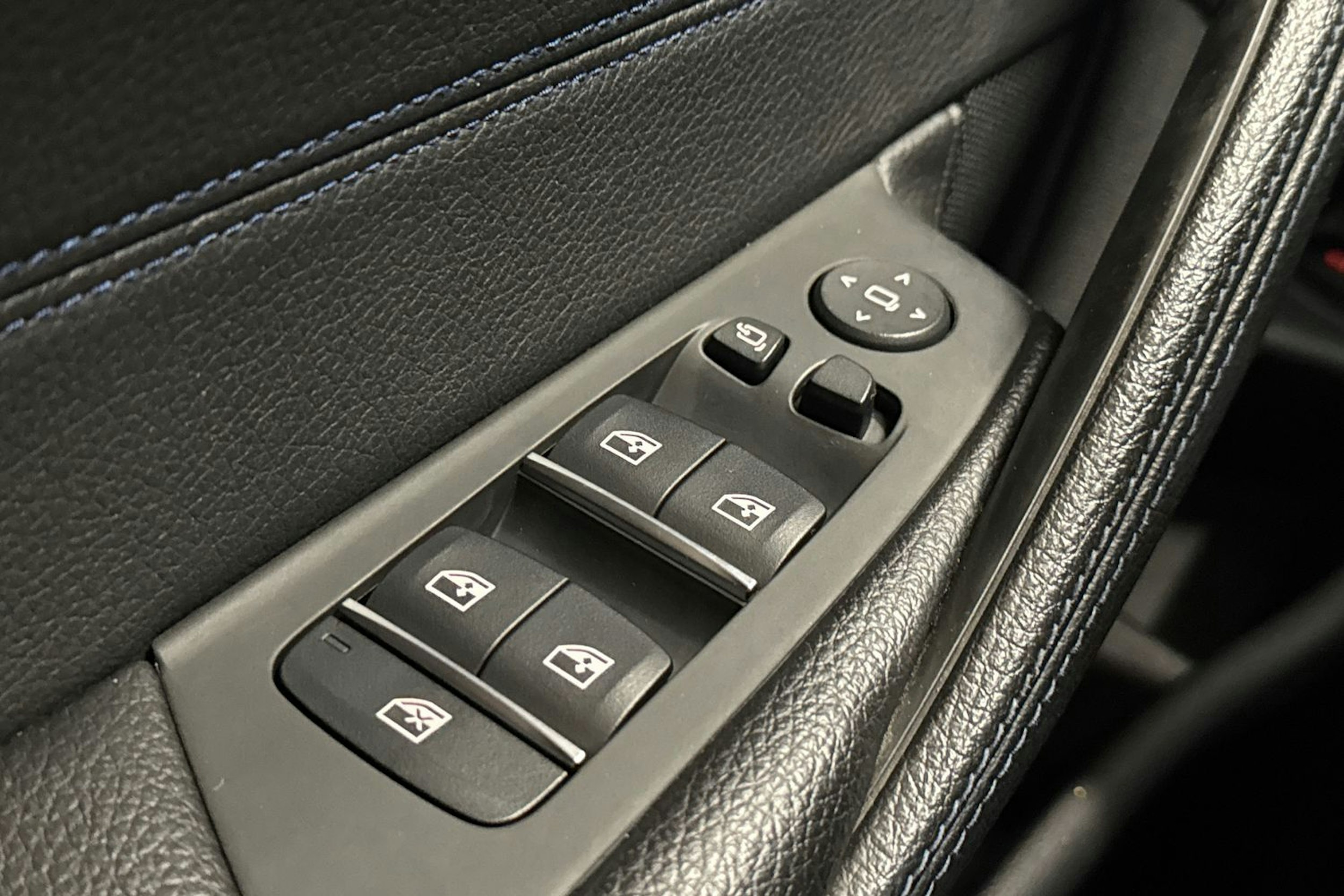 musta BMW 520 2018 kuva 25.