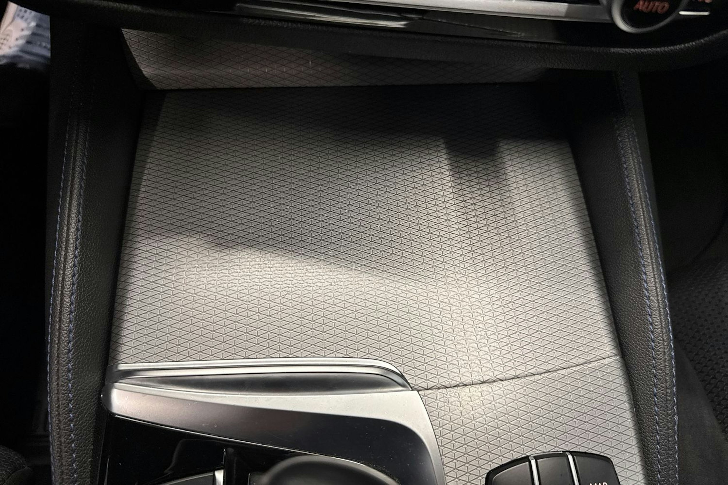 musta BMW 520 2018 kuva 30.