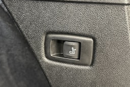 musta BMW 520 2018 kuva 32.