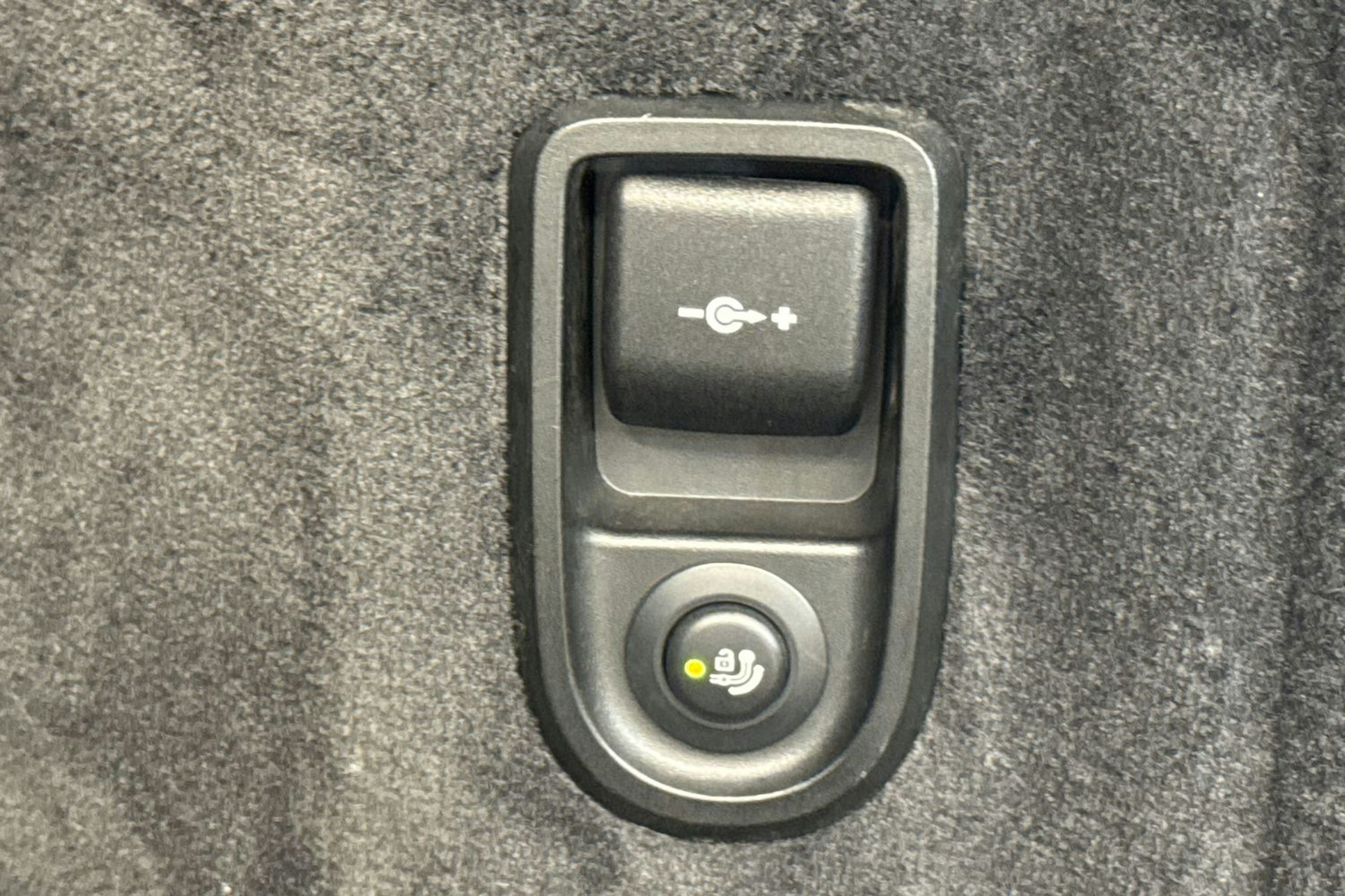 musta BMW 520 2018 kuva 33.