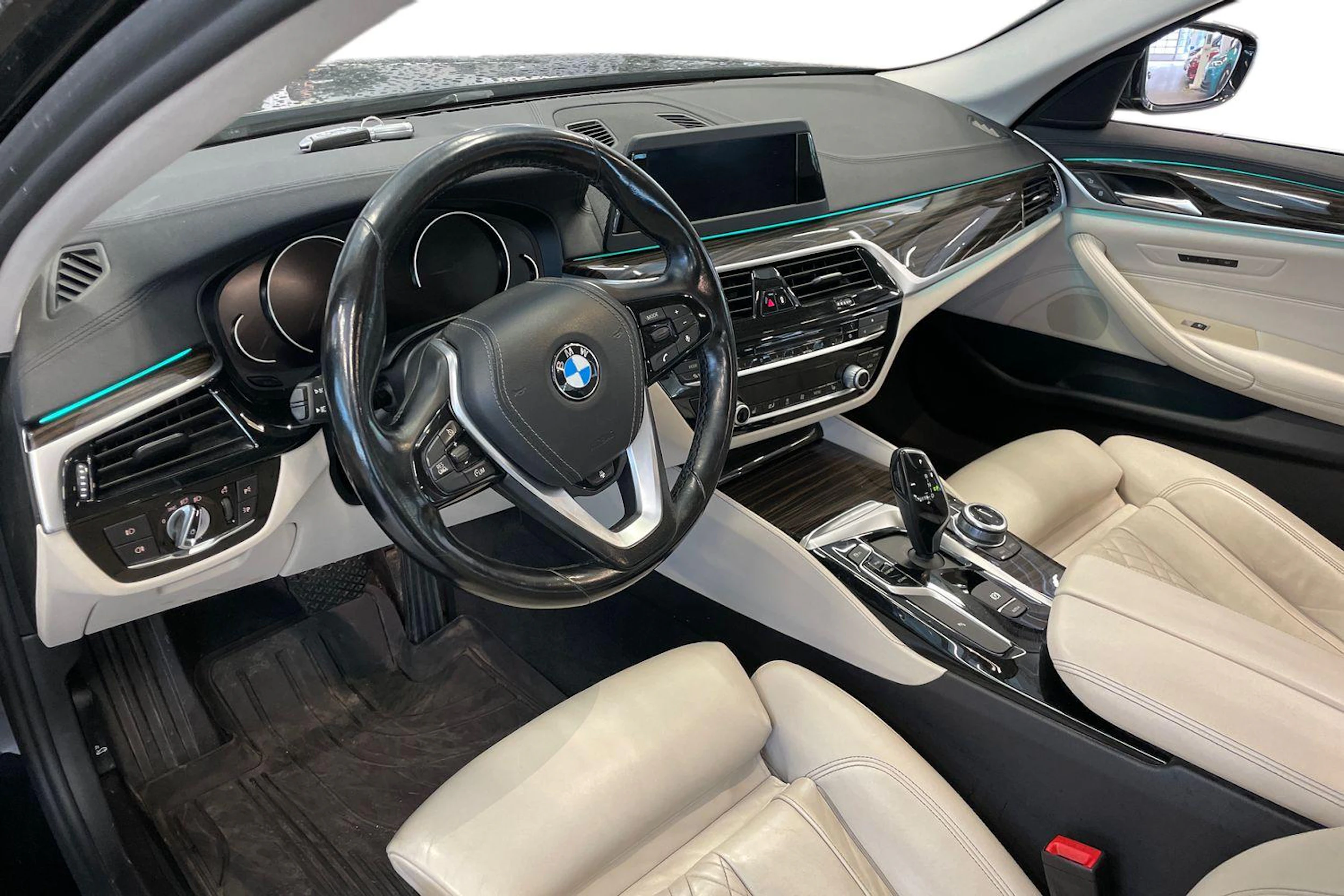 musta BMW 520 2017 kuva 3.