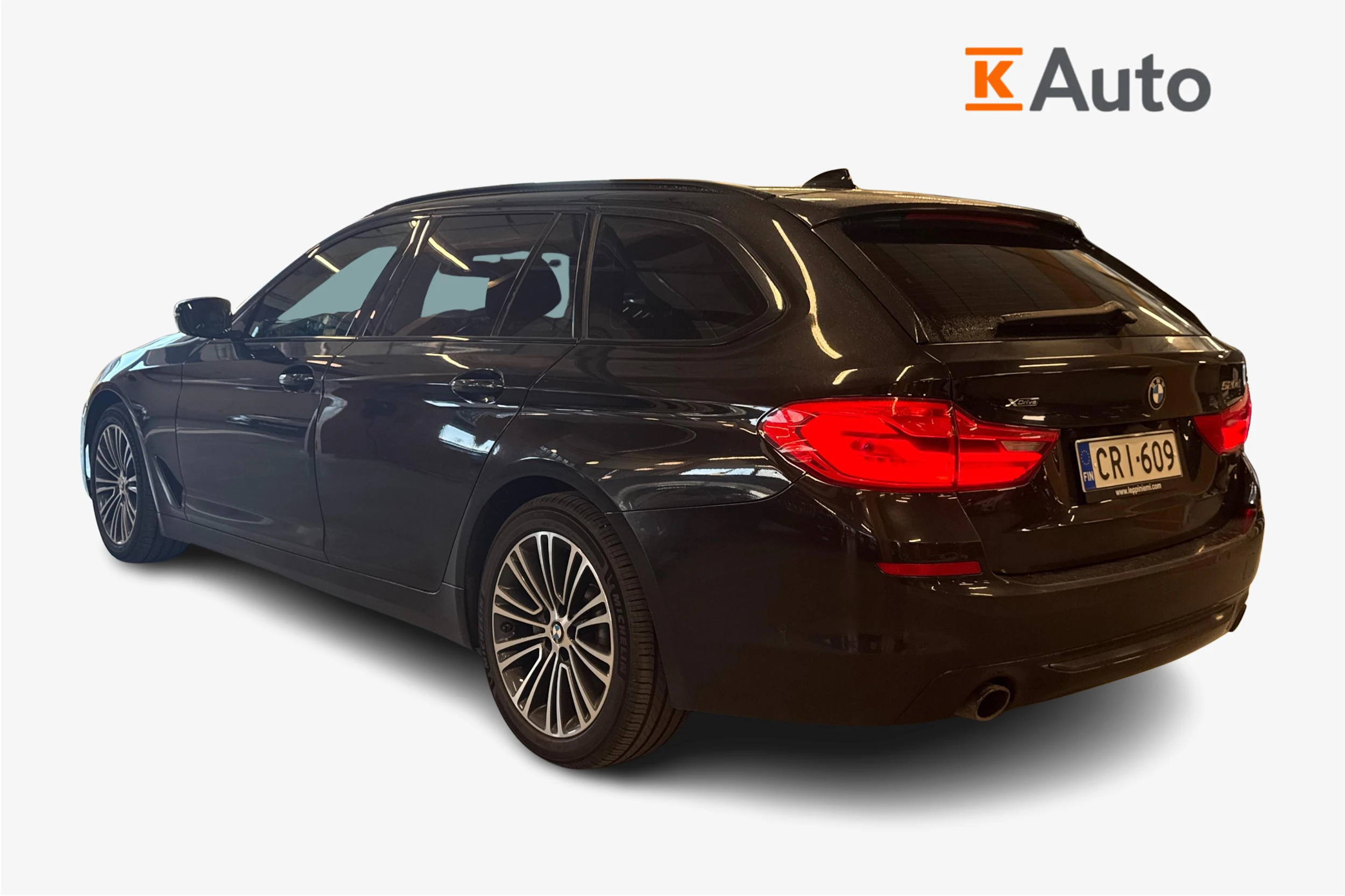 musta BMW 520 2019 kuva 2.