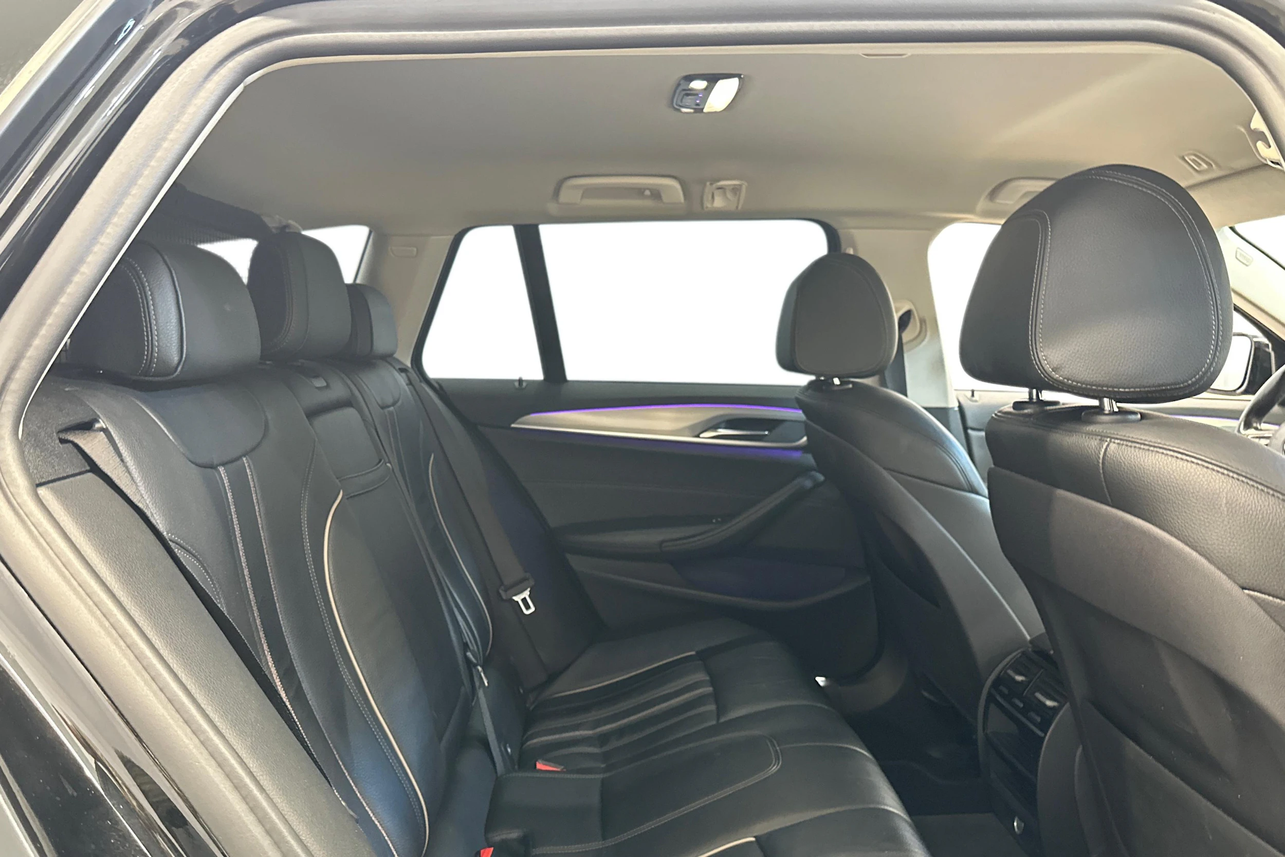 musta BMW 520 2019 kuva 9.