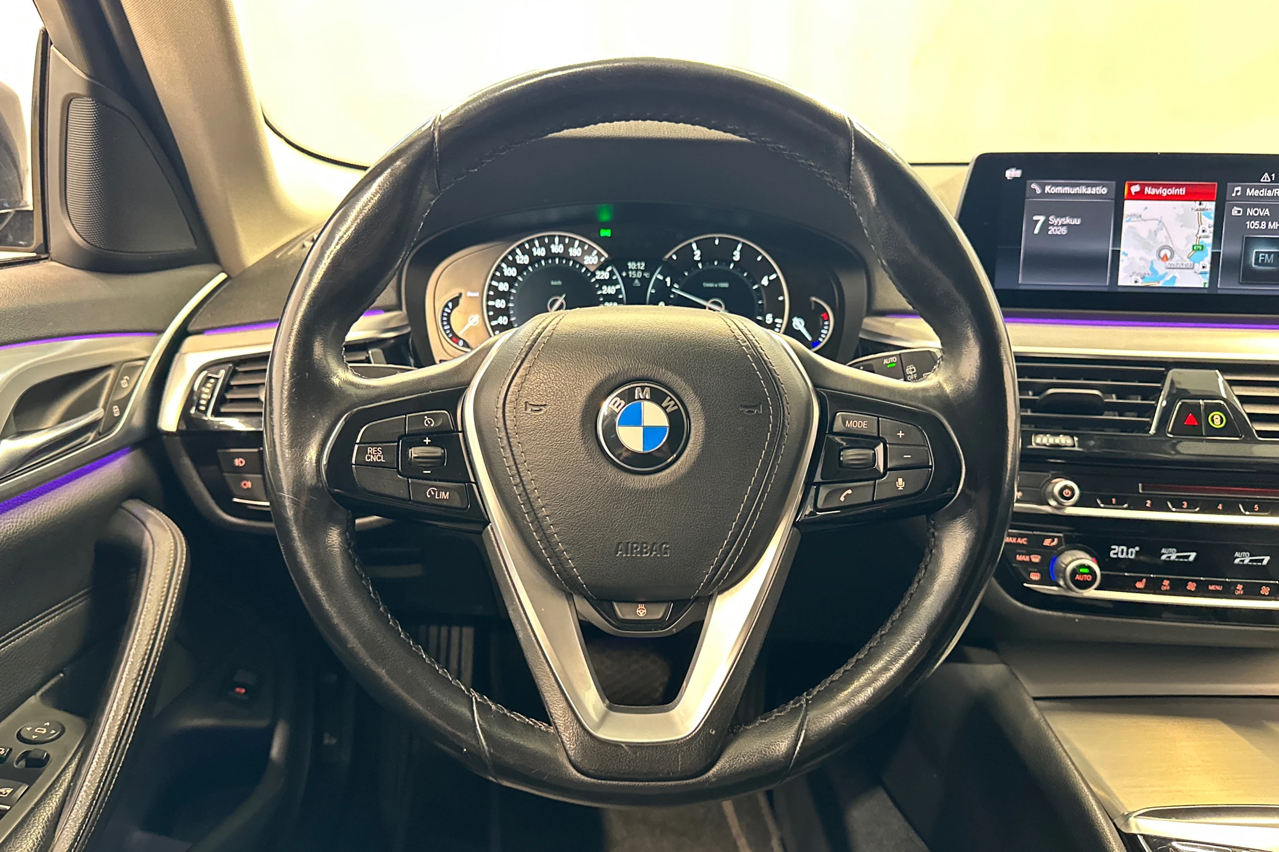 musta BMW 520 2019 kuva 12.