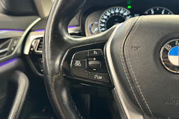musta BMW 520 2019 kuva 13.