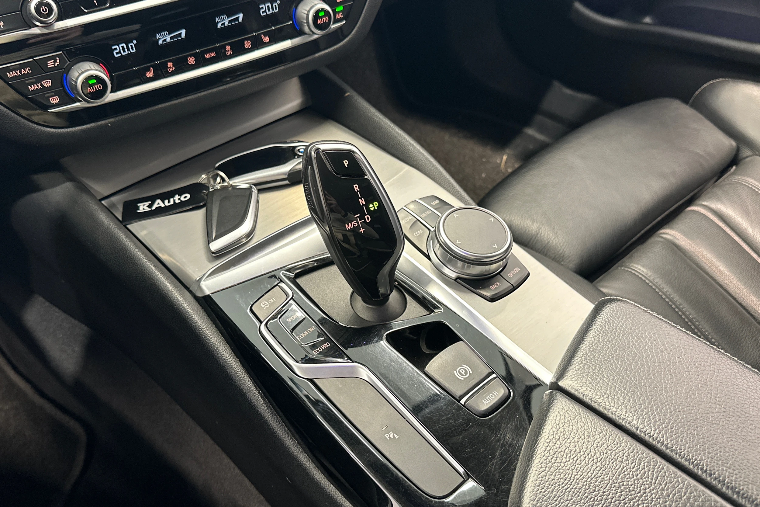 musta BMW 520 2019 kuva 17.
