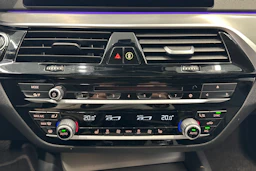 musta BMW 520 2019 kuva 18.