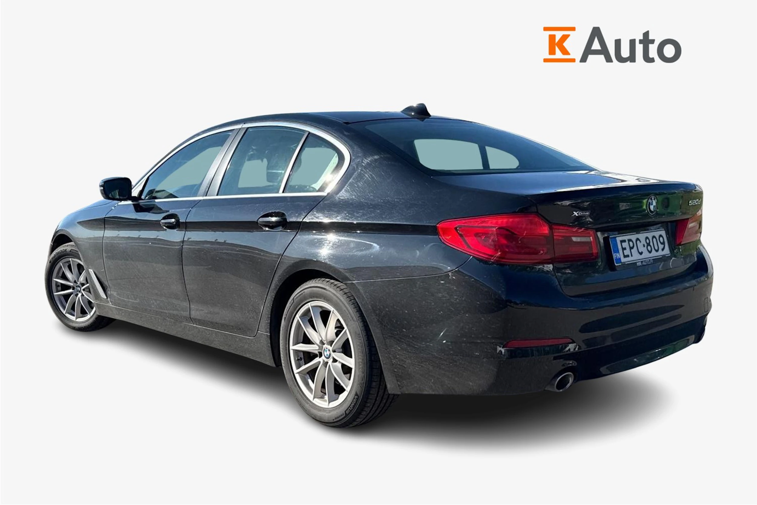 musta BMW 520 2019 kuva 2.