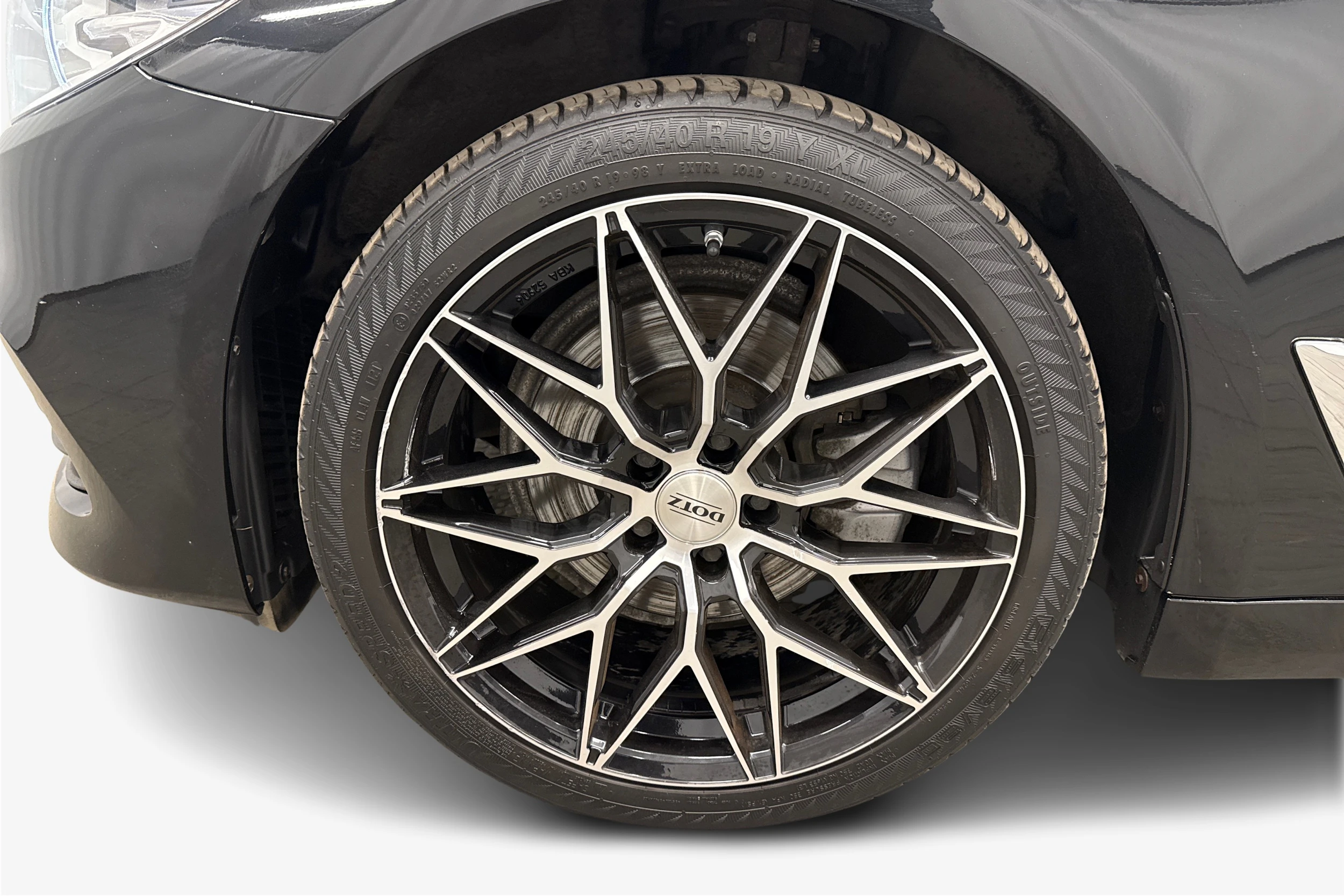 Musta BMW 520 2019 kuva 9.
