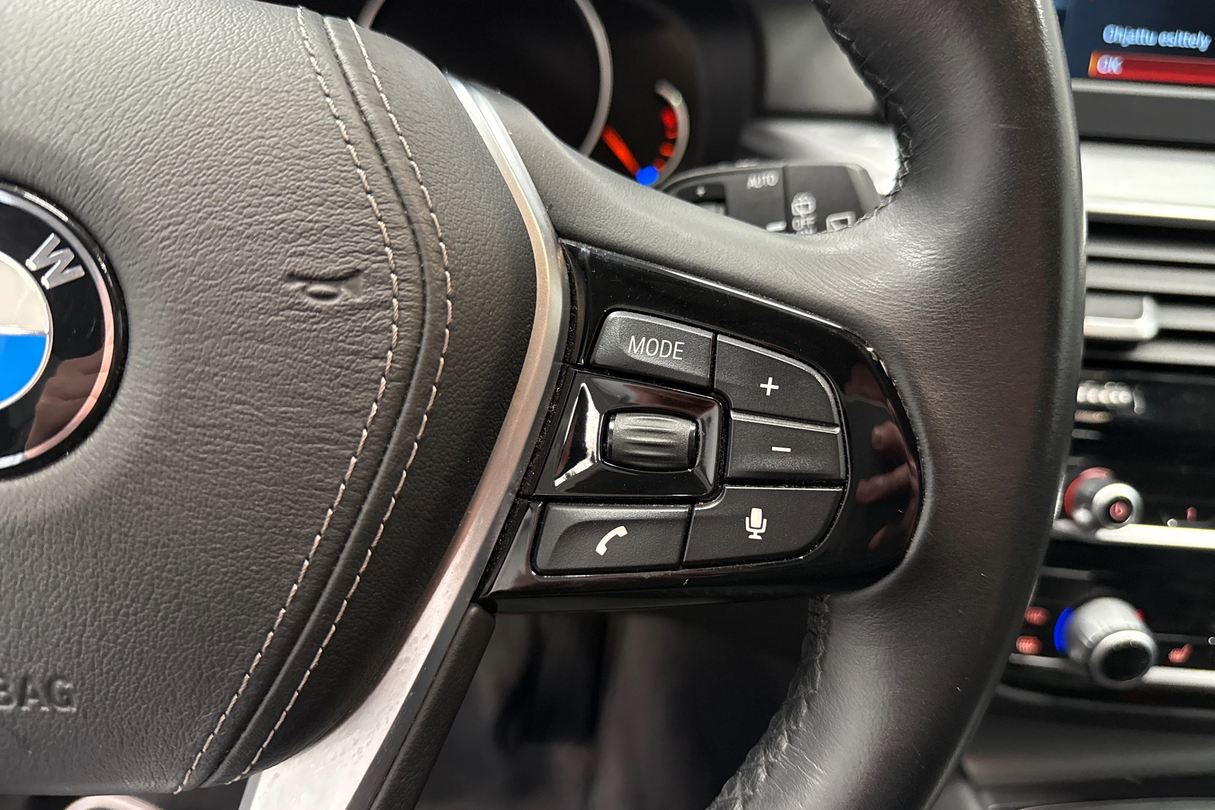 Musta BMW 520 2019 kuva 12.