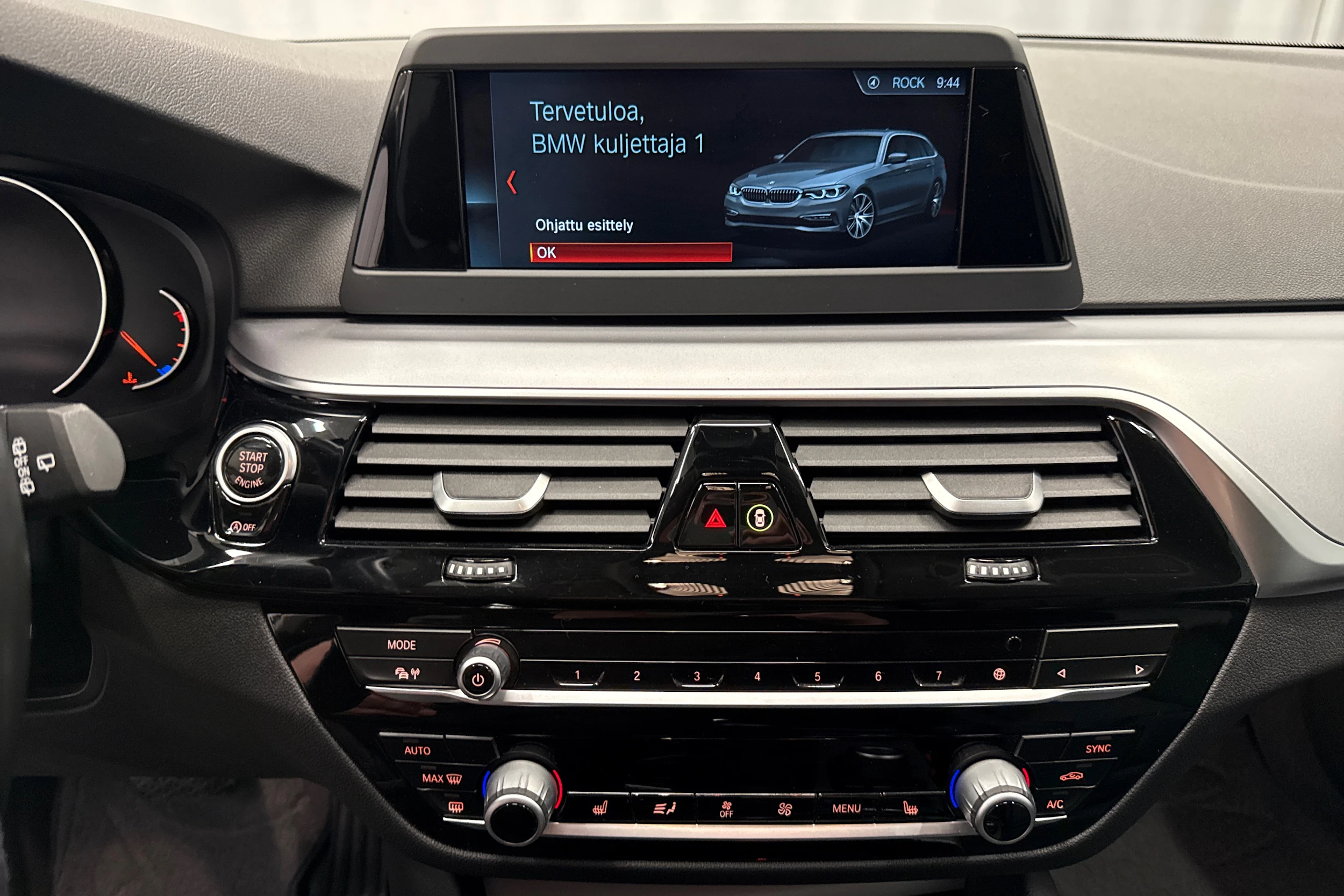 Musta BMW 520 2019 kuva 14.