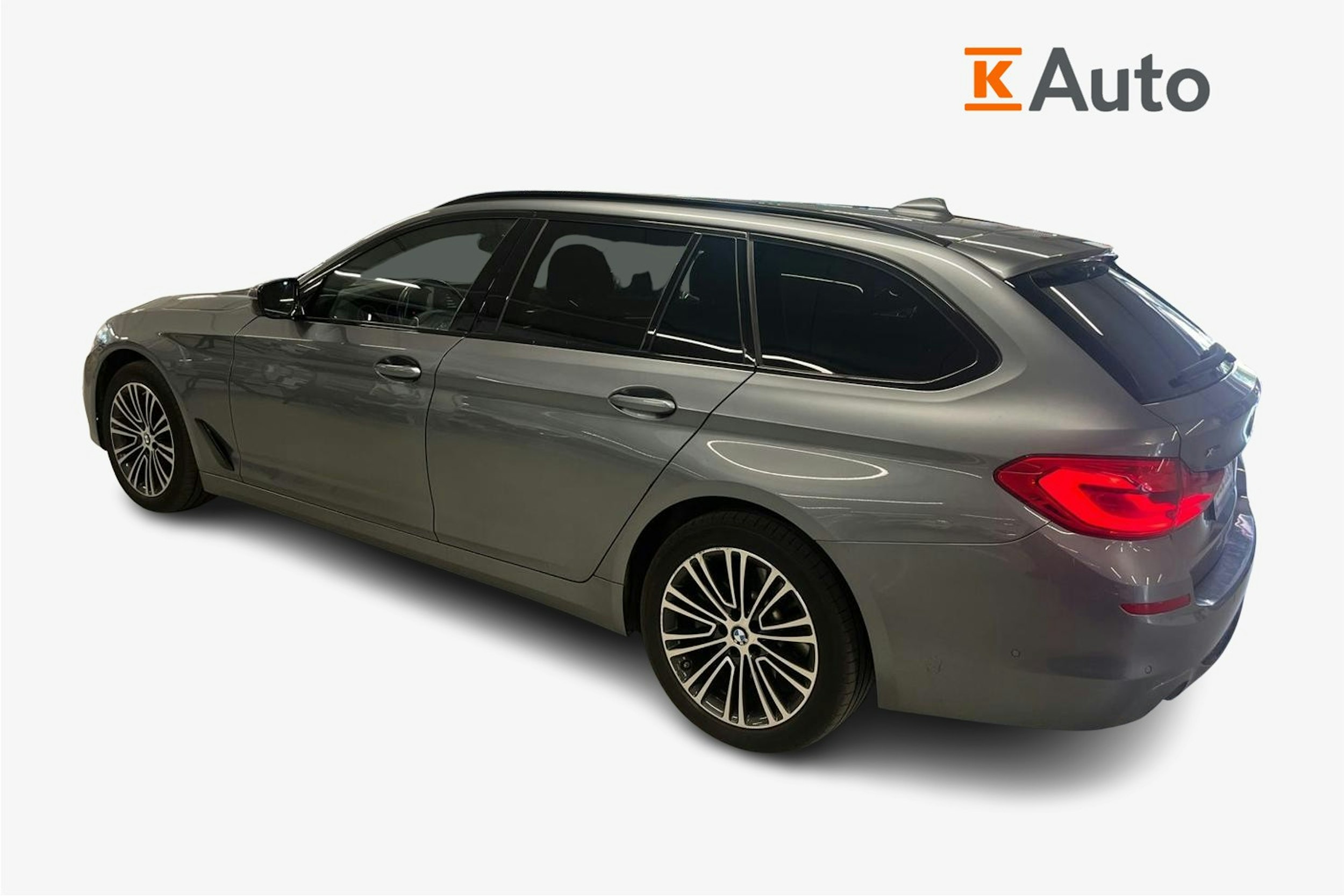 harmaa BMW 520 2019 kuva 2.