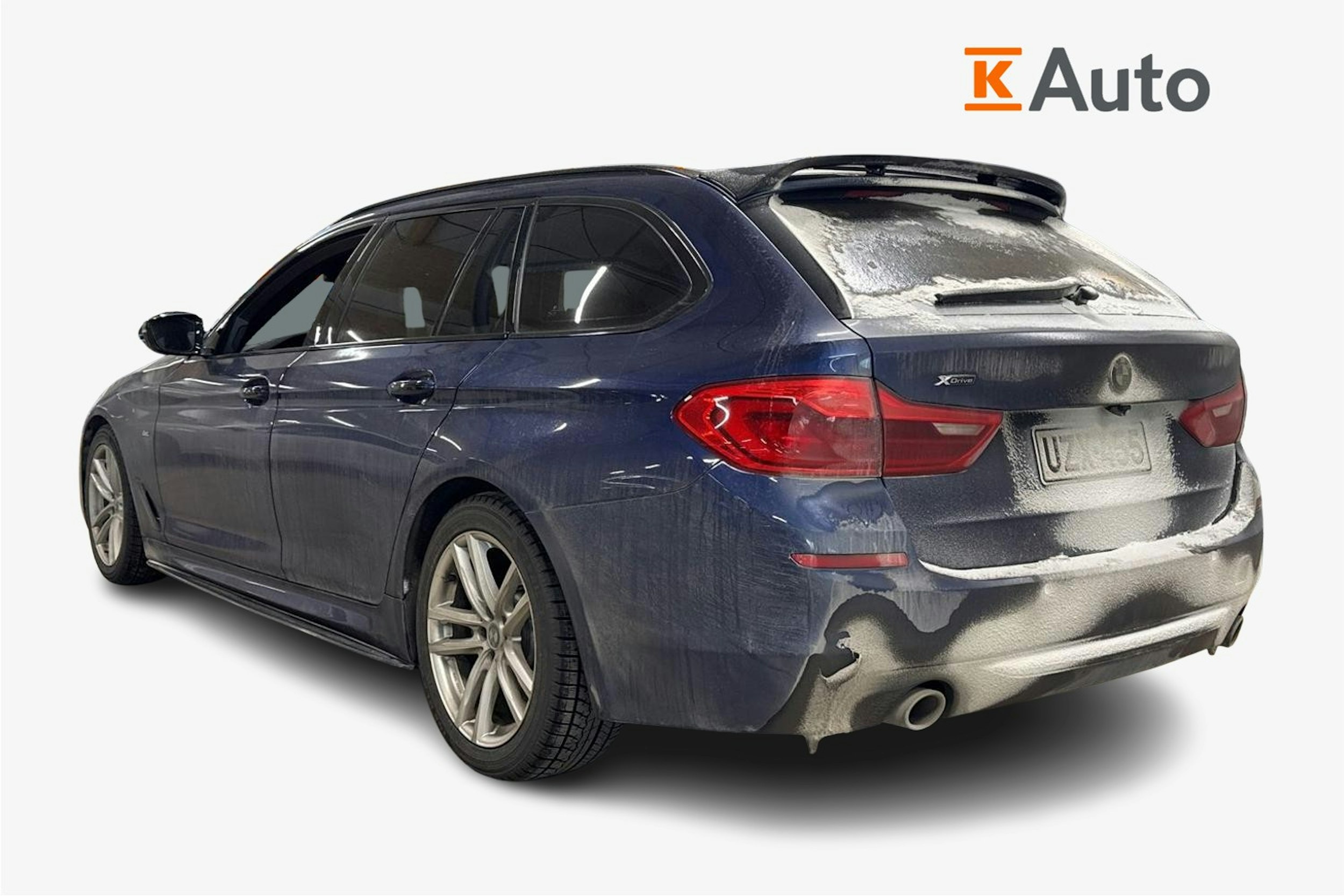 sininen BMW 520 2019 kuva 2.