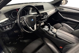 sininen BMW 520 2019 kuva 3.