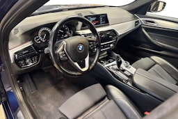 sininen BMW 520 2019 kuva 7.