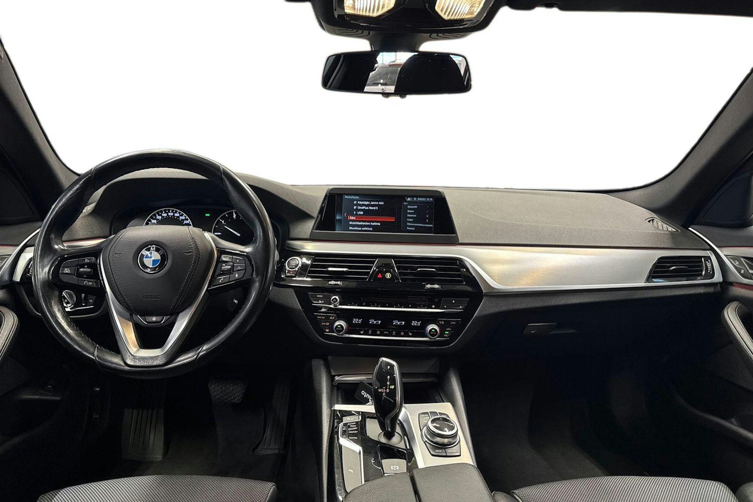 sininen BMW 520 2019 kuva 9.