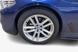 sininen BMW 520 2019 kuva 11.