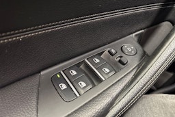 sininen BMW 520 2019 kuva 14.