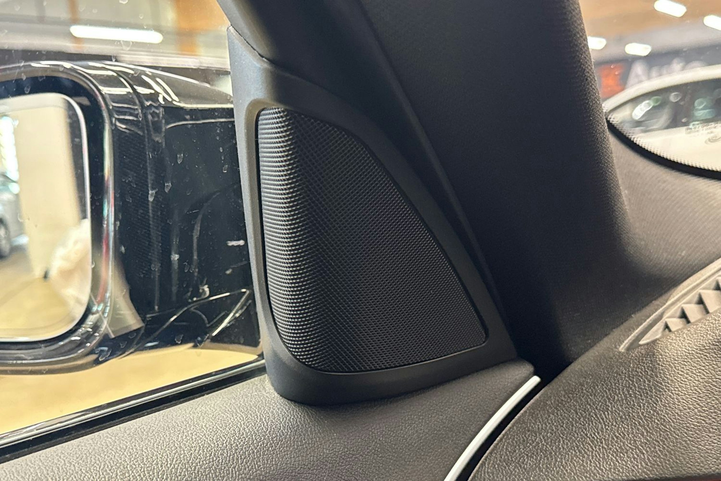 sininen BMW 520 2019 kuva 15.