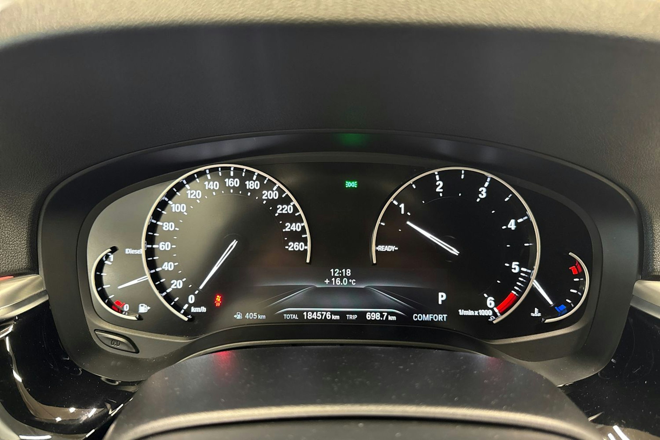 sininen BMW 520 2019 kuva 16.