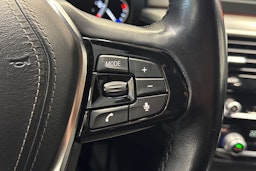 sininen BMW 520 2019 kuva 18.