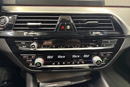 sininen BMW 520 2019 kuva 23.