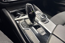 sininen BMW 520 2019 kuva 24.