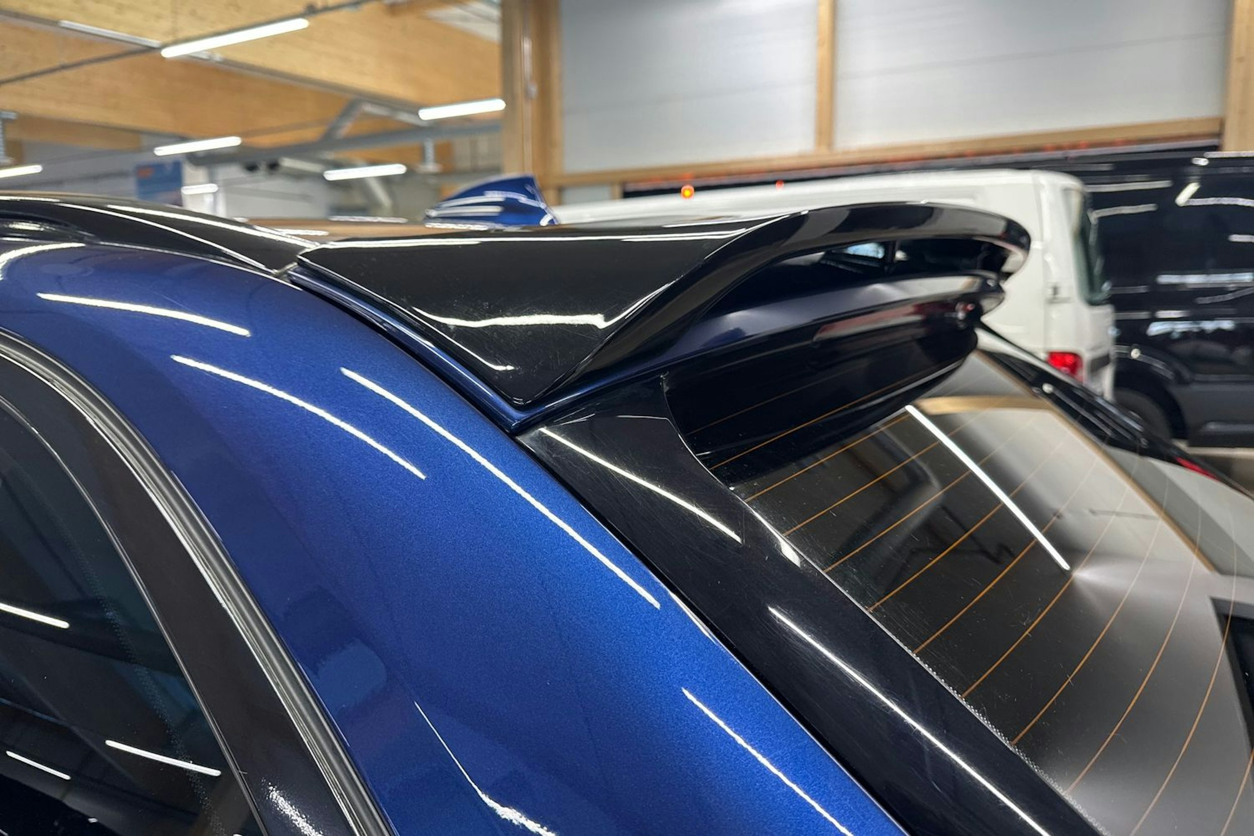 sininen BMW 520 2019 kuva 29.