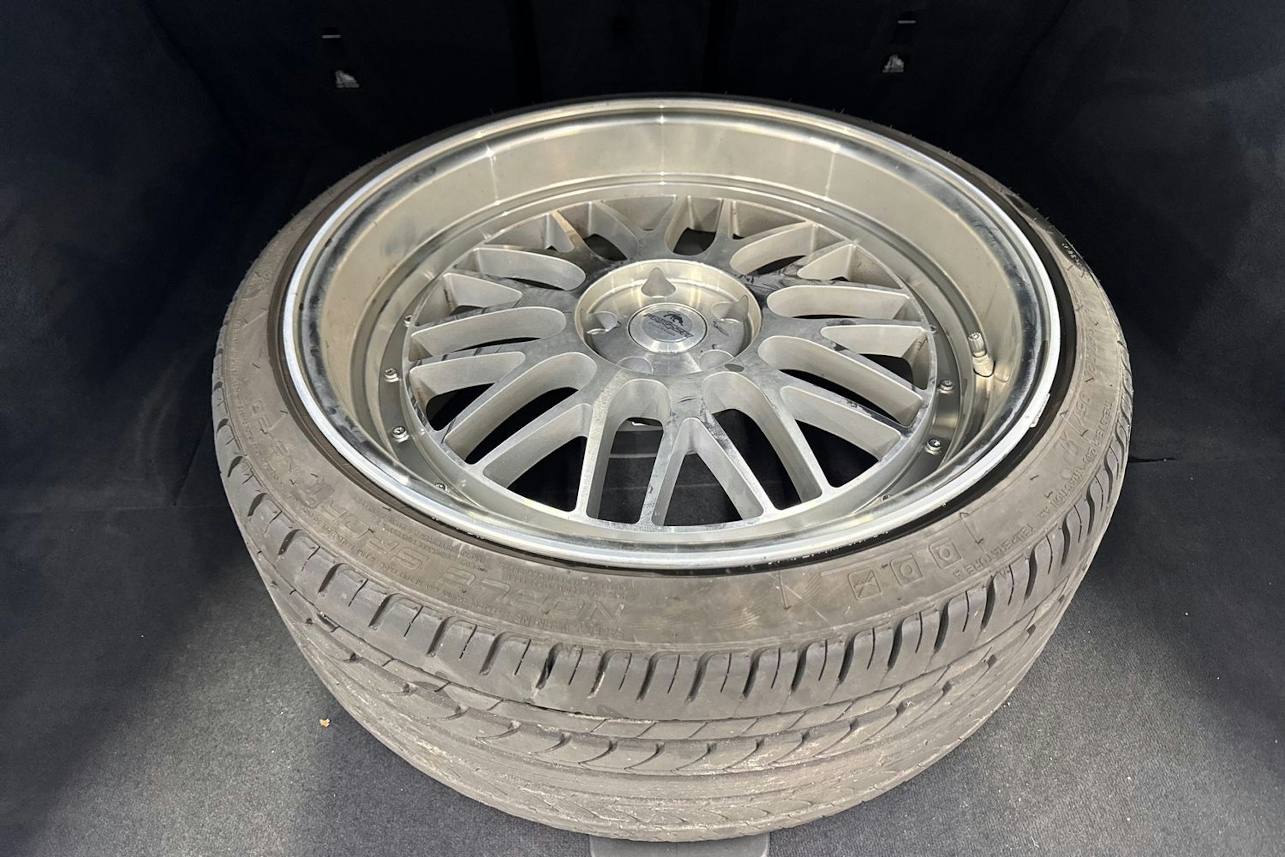 sininen BMW 520 2019 kuva 33.